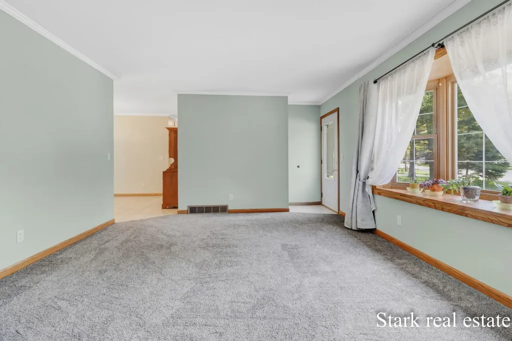 1290 Cardinal Circle Drive Muskegon Charter Township MI 49445