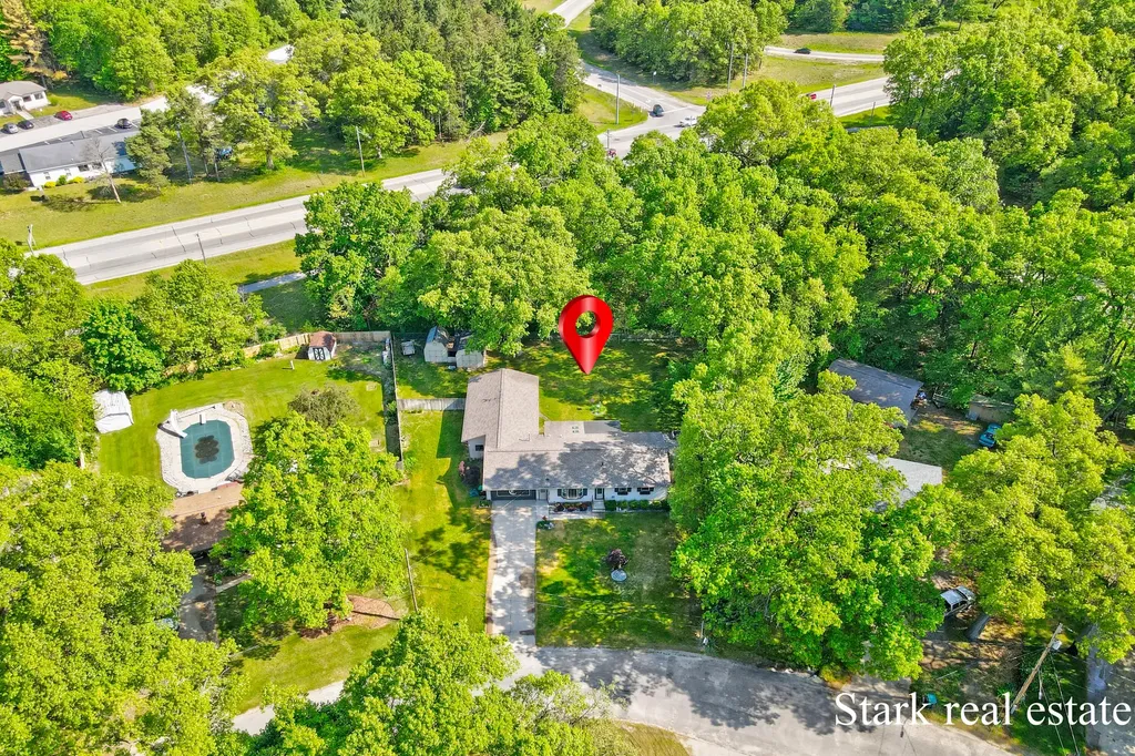 1290 Cardinal Circle Drive Muskegon Charter Township MI 49445