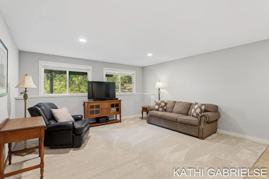 16273 Riverdale Court Ferrysburg City MI 49456
