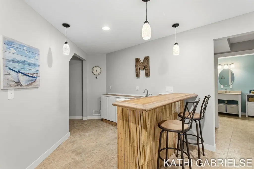 16273 Riverdale Court Ferrysburg City MI 49456