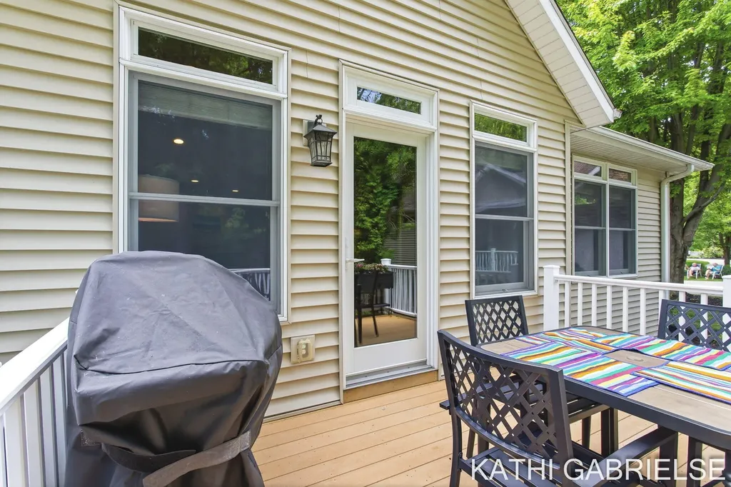 16273 Riverdale Court Ferrysburg City MI 49456
