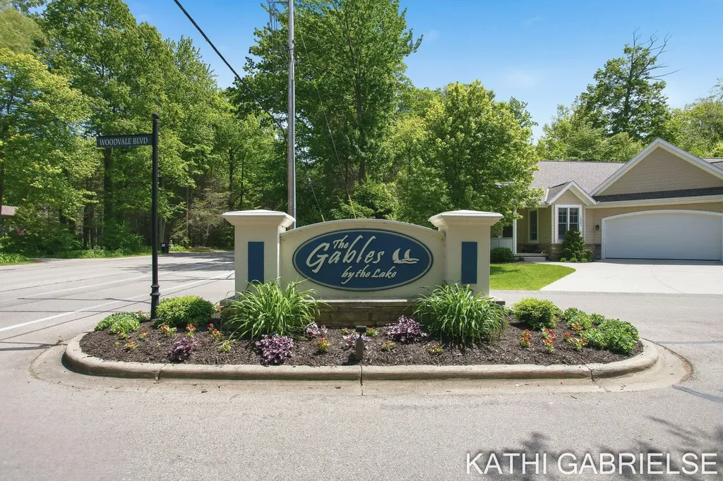 16273 Riverdale Court Ferrysburg City MI 49456