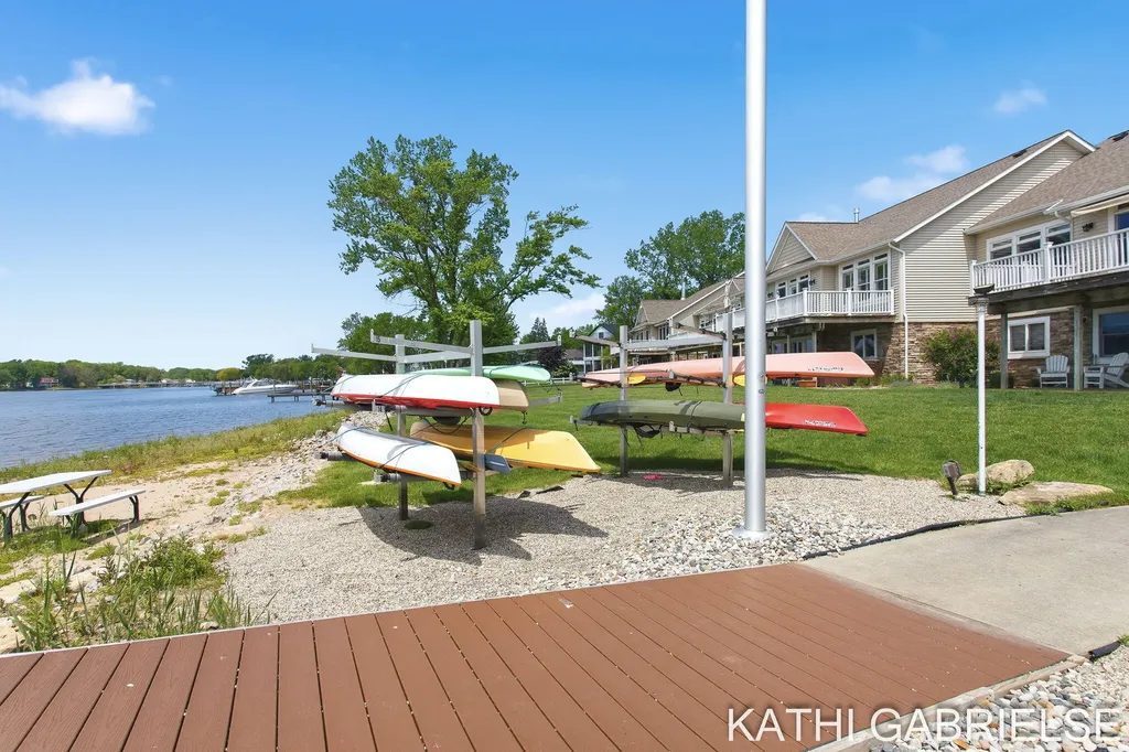 16273 Riverdale Court Ferrysburg City MI 49456
