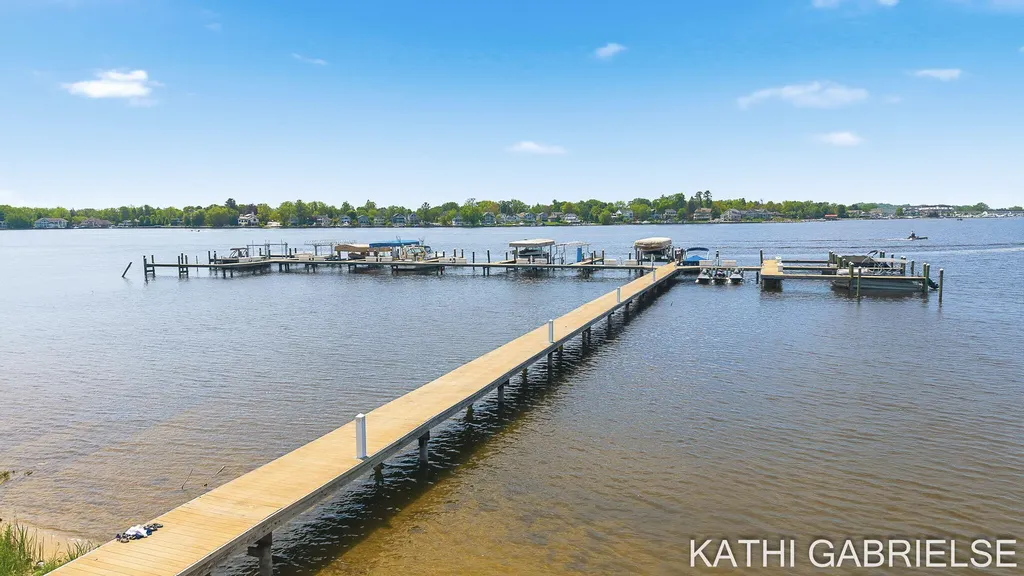 16273 Riverdale Court Ferrysburg City MI 49456