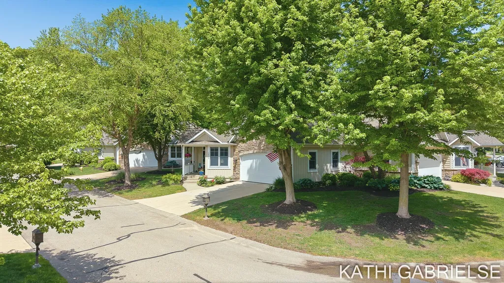 16273 Riverdale Court Ferrysburg City MI 49456