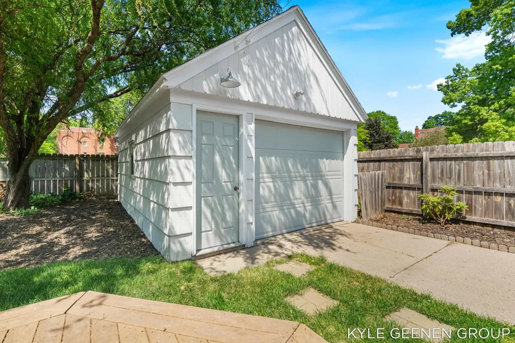 1347 Fisk Road SE Grand Rapids City MI 49506