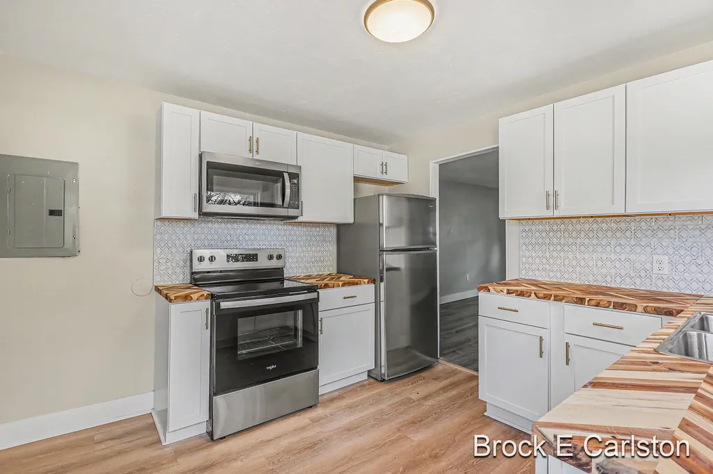 85 Lakeshore Boulevard Norton Shores City MI 49444