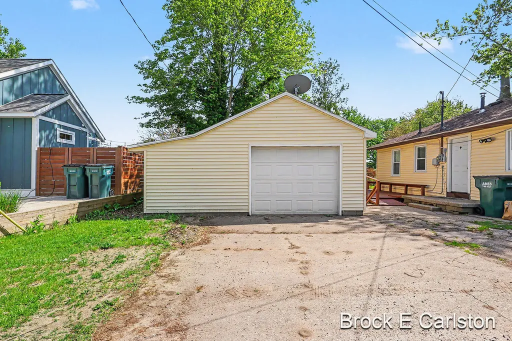 85 Lakeshore Boulevard Norton Shores City MI 49444