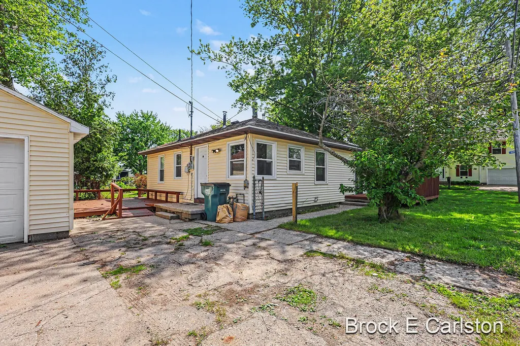 85 Lakeshore Boulevard Norton Shores City MI 49444