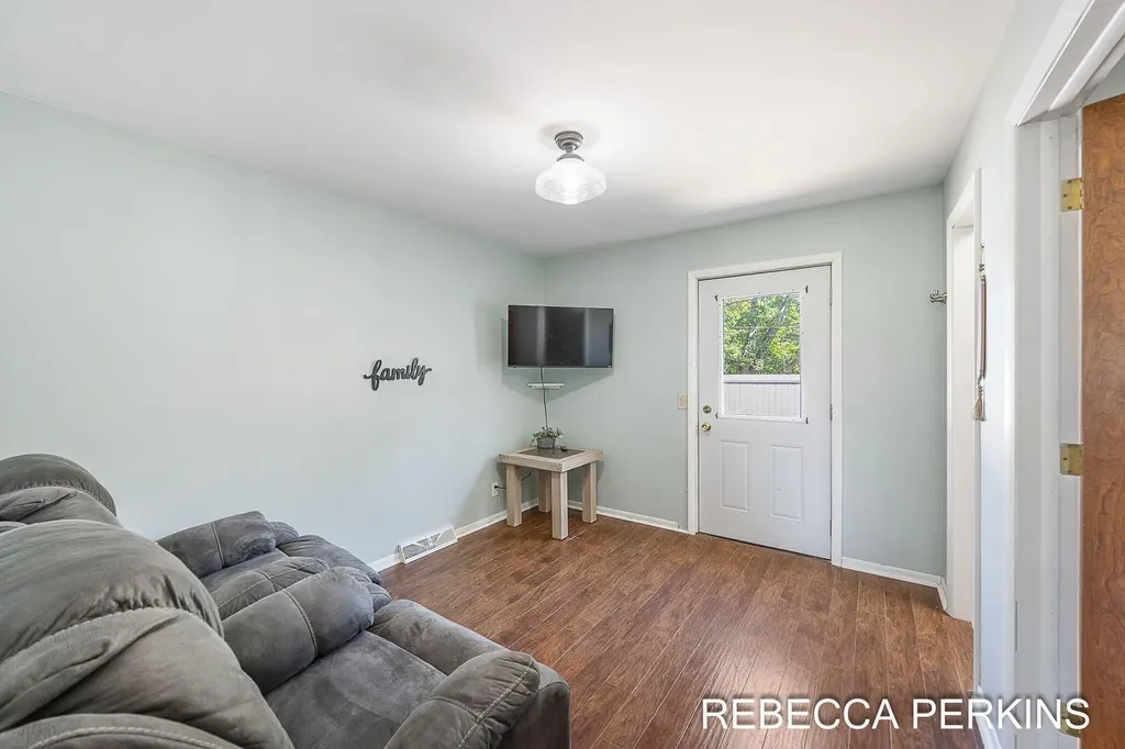 286 Dartmouth Avenue Holland City MI 49423
