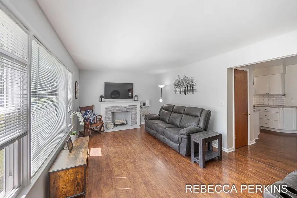 286 Dartmouth Avenue Holland City MI 49423