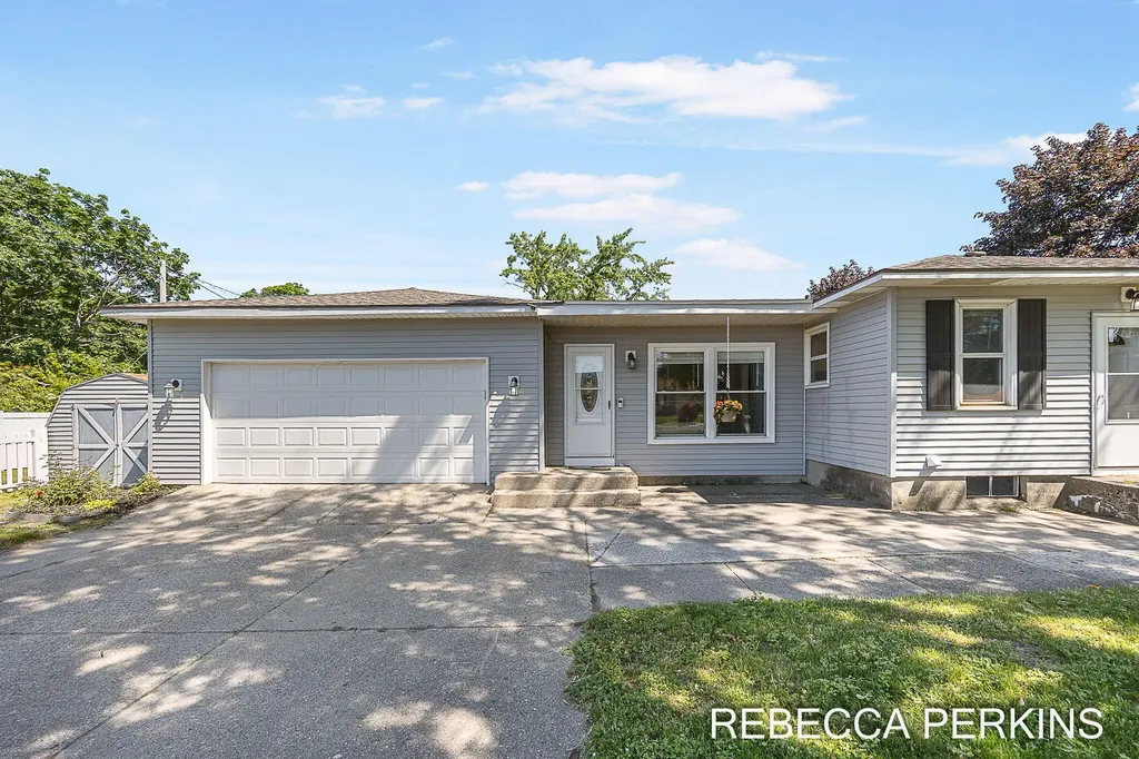 286 Dartmouth Avenue Holland City MI 49423