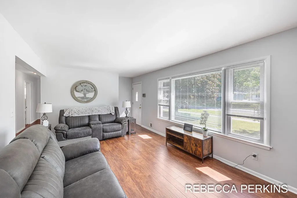 286 Dartmouth Avenue Holland City MI 49423