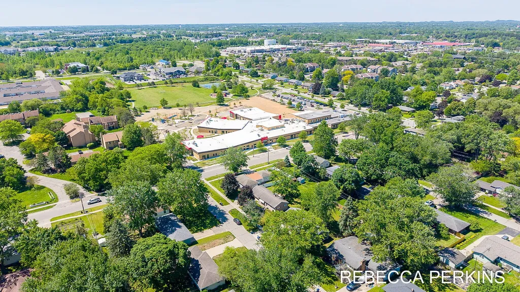 286 Dartmouth Avenue Holland City MI 49423