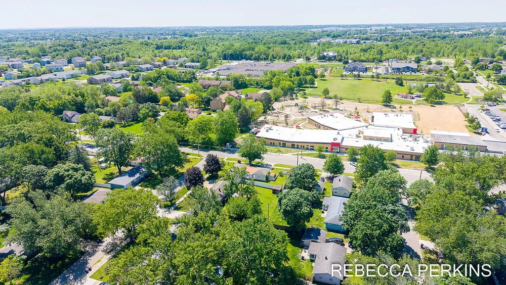 286 Dartmouth Avenue Holland City MI 49423