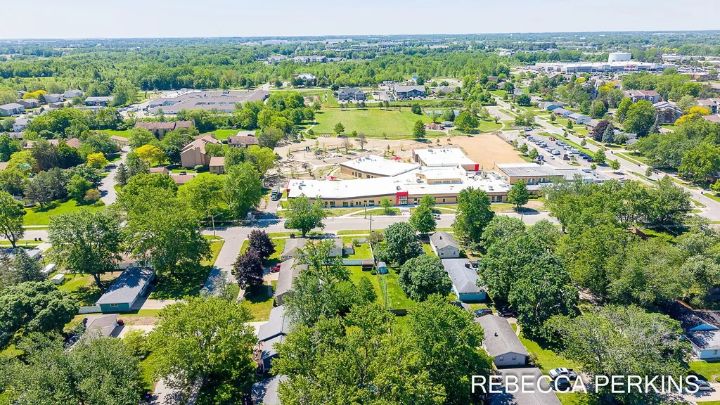 286 Dartmouth Avenue Holland City MI 49423