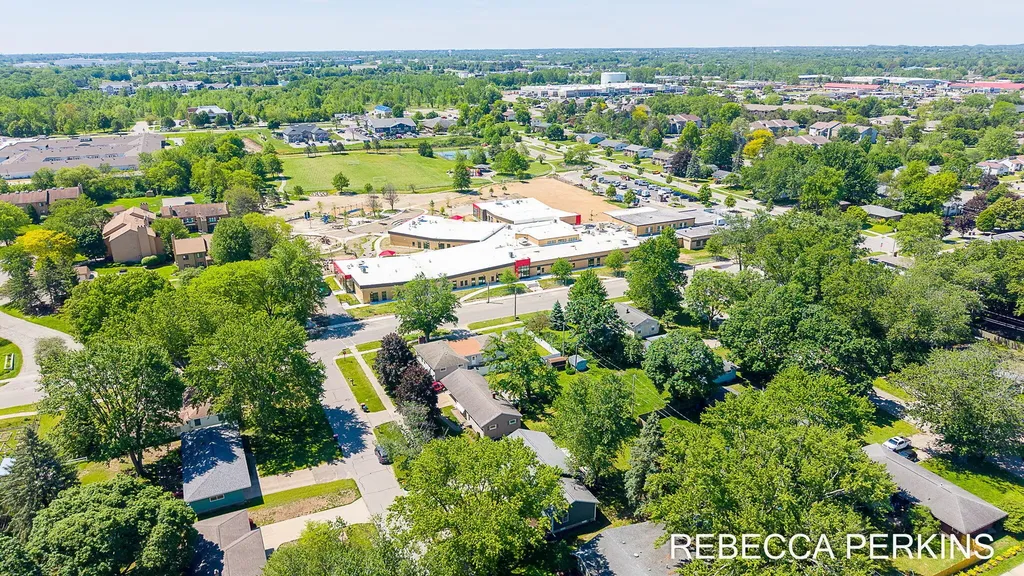 286 Dartmouth Avenue Holland City MI 49423