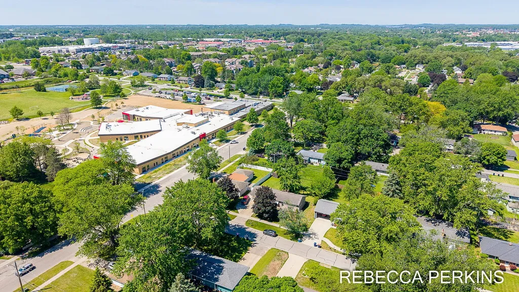 286 Dartmouth Avenue Holland City MI 49423