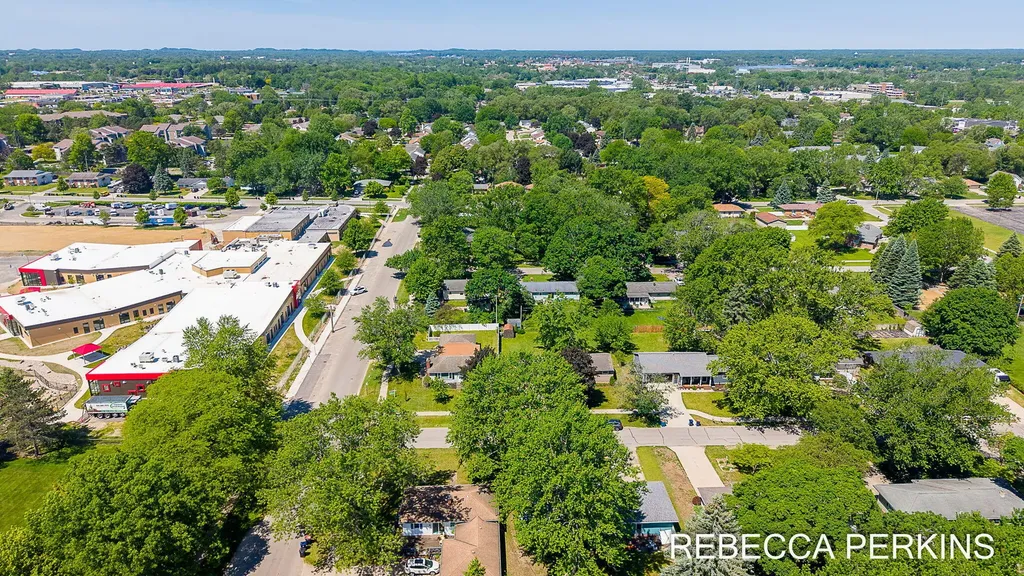 286 Dartmouth Avenue Holland City MI 49423