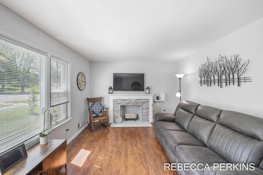 286 Dartmouth Avenue Holland City MI 49423