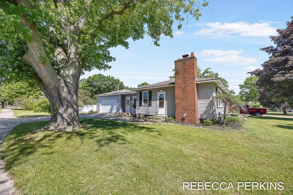 286 Dartmouth Avenue Holland City MI 49423