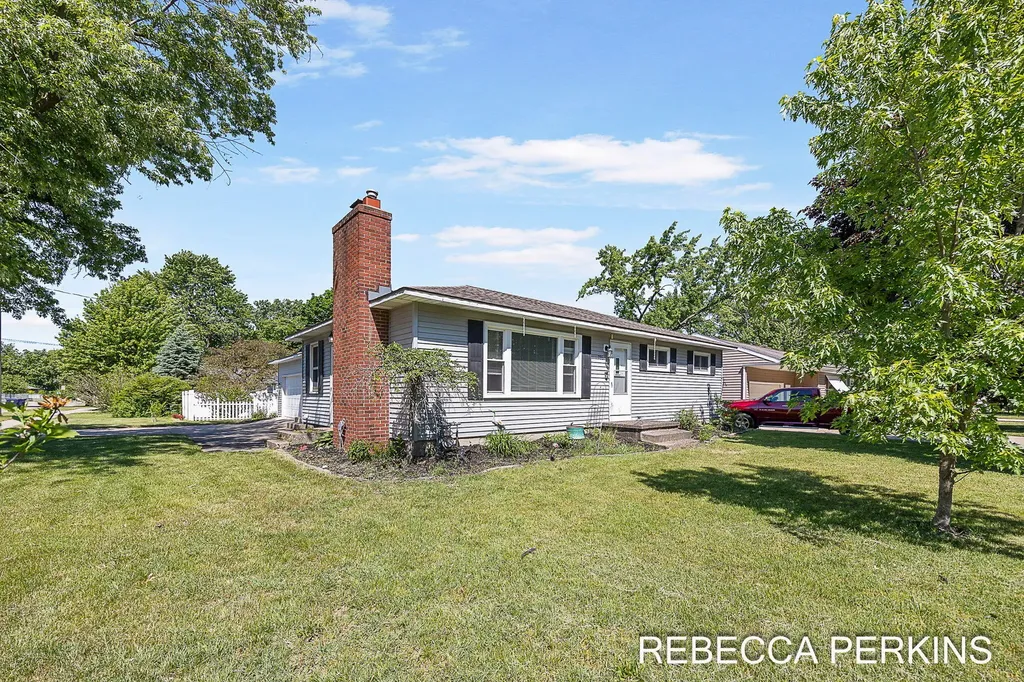 286 Dartmouth Avenue Holland City MI 49423