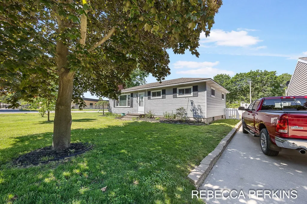 286 Dartmouth Avenue Holland City MI 49423