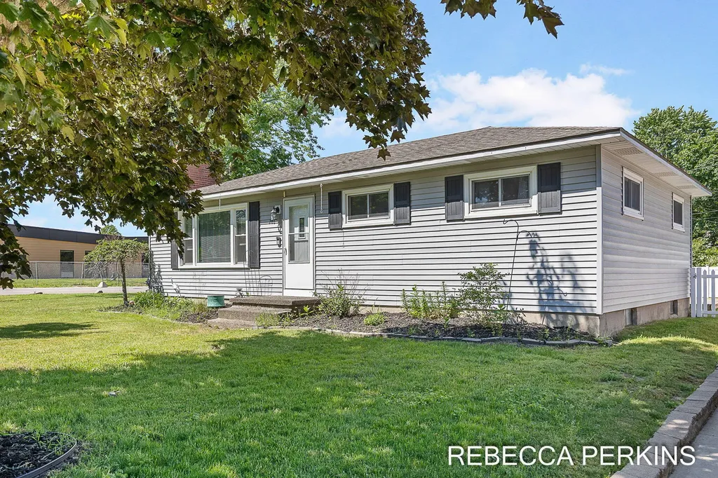 286 Dartmouth Avenue Holland City MI 49423