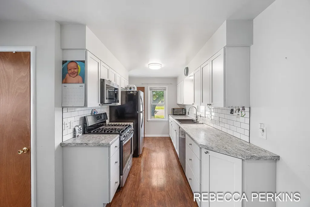 286 Dartmouth Avenue Holland City MI 49423