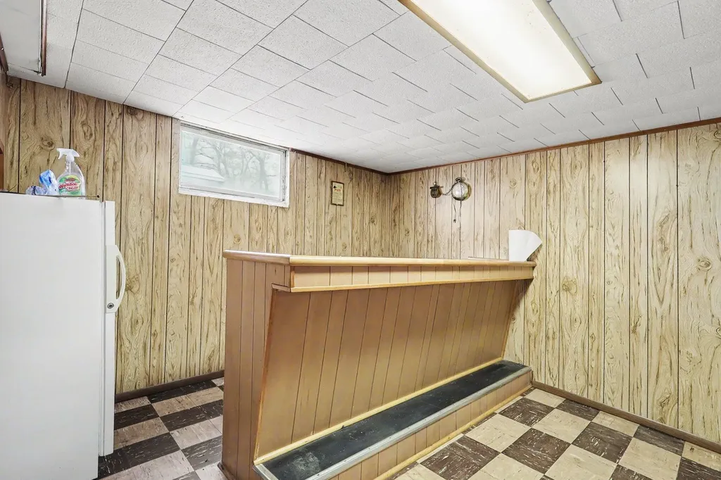 713 E Spring Street Whitehall City MI 49461