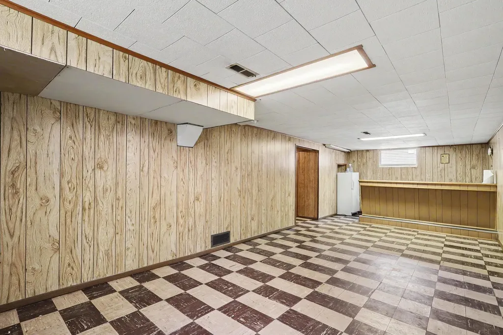 713 E Spring Street Whitehall City MI 49461