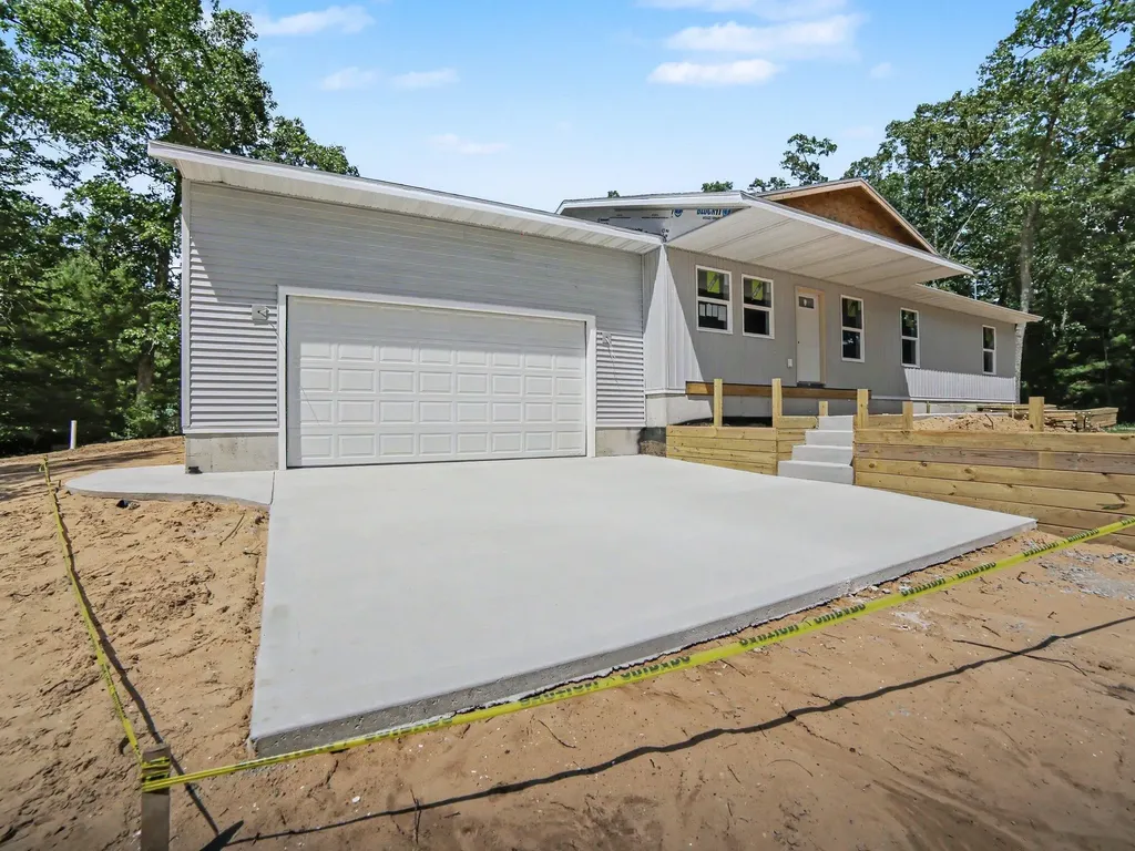 480 W Kenwood Street Lakewood Club Village MI 49457