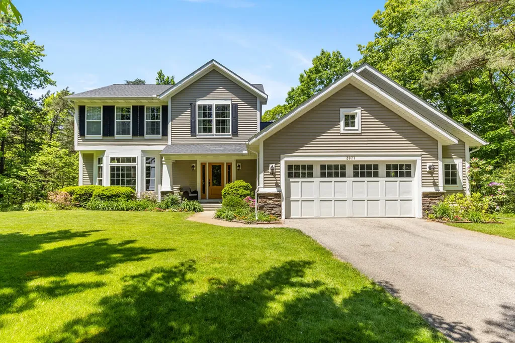 3977 Tall Grass East Court Park Township MI 49424