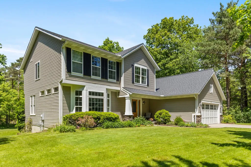 3977 Tall Grass East Court Park Township MI 49424