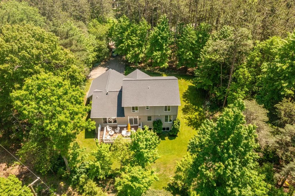 3977 Tall Grass East Court Park Township MI 49424