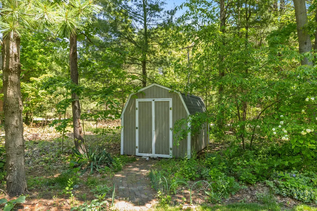 3977 Tall Grass East Court Park Township MI 49424