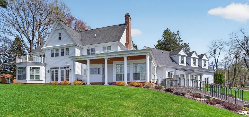 5592 S Shore Drive Fruitland Township MI 49461