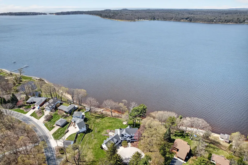 5592 S Shore Drive Fruitland Township MI 49461