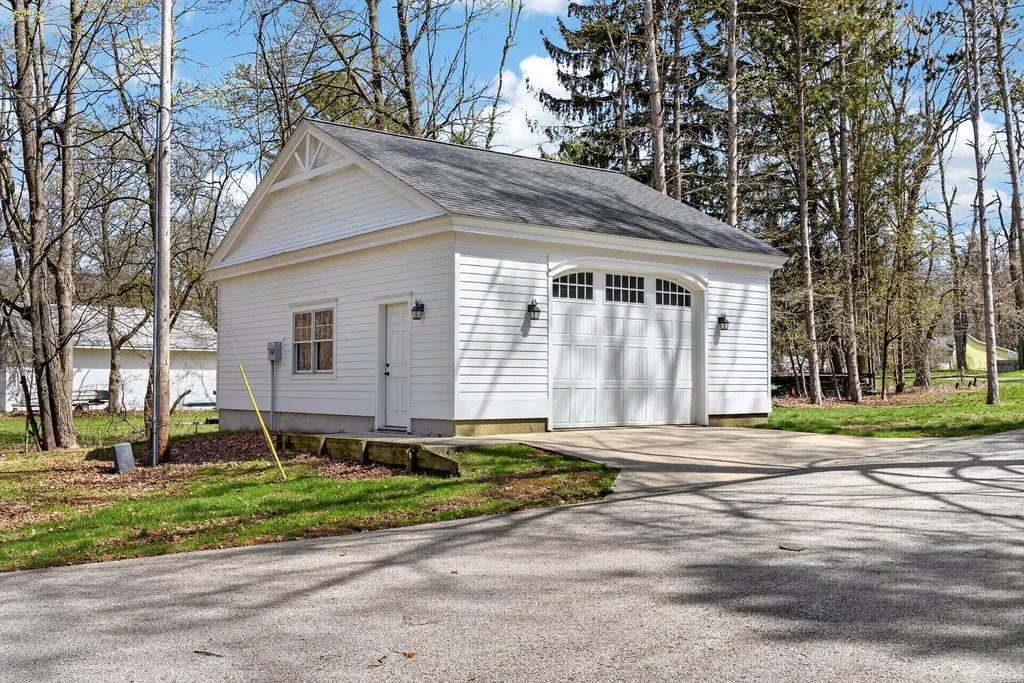 5592 S Shore Drive Fruitland Township MI 49461