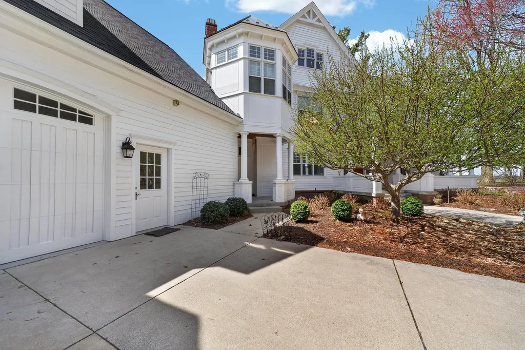 5592 S Shore Drive Fruitland Township MI 49461
