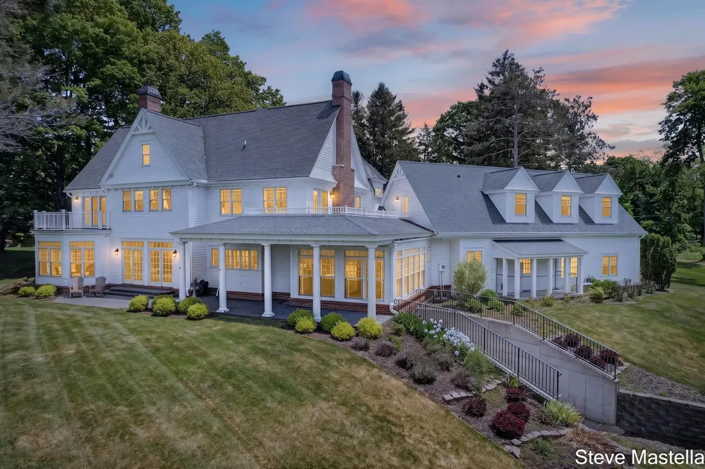 5592 S Shore Drive Fruitland Township MI 49461