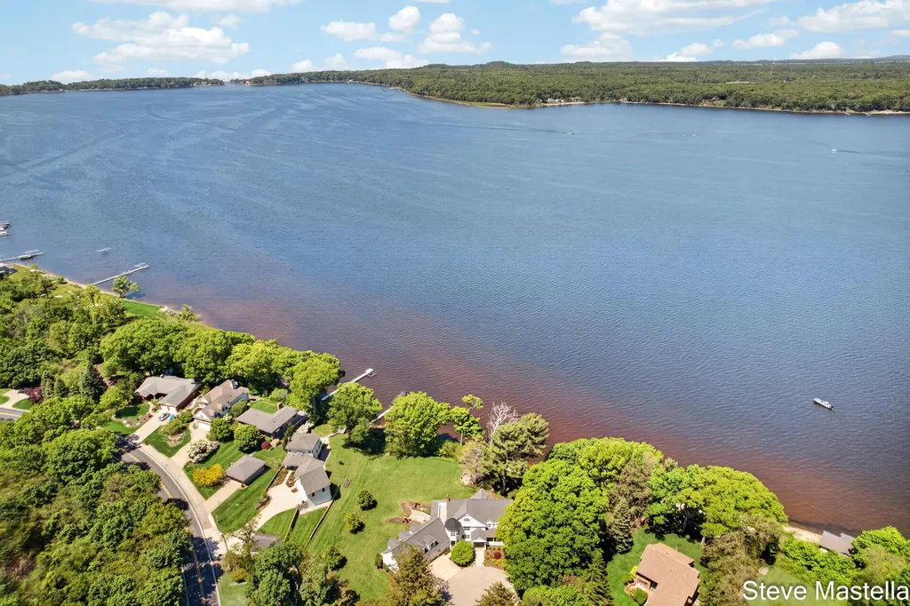5592 S Shore Drive Fruitland Township MI 49461