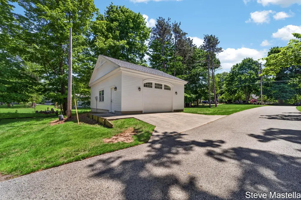 5592 S Shore Drive Fruitland Township MI 49461