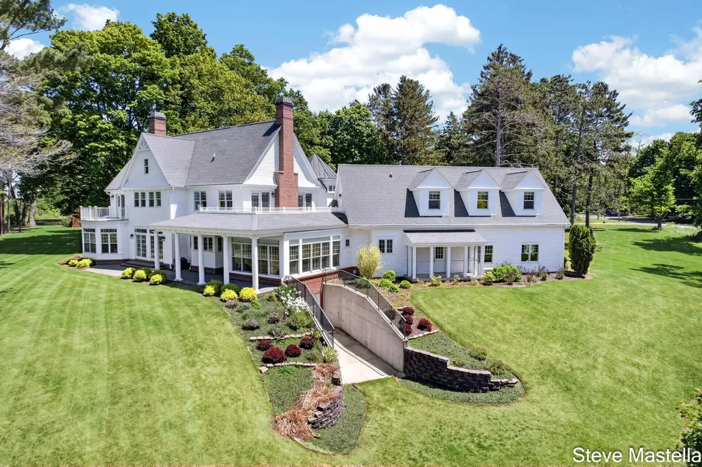 5592 S Shore Drive Fruitland Township MI 49461