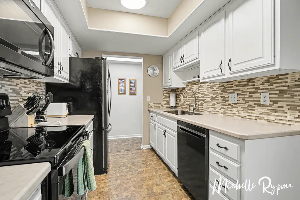 336 N Aniline Avenue Holland Charter Township MI 49424