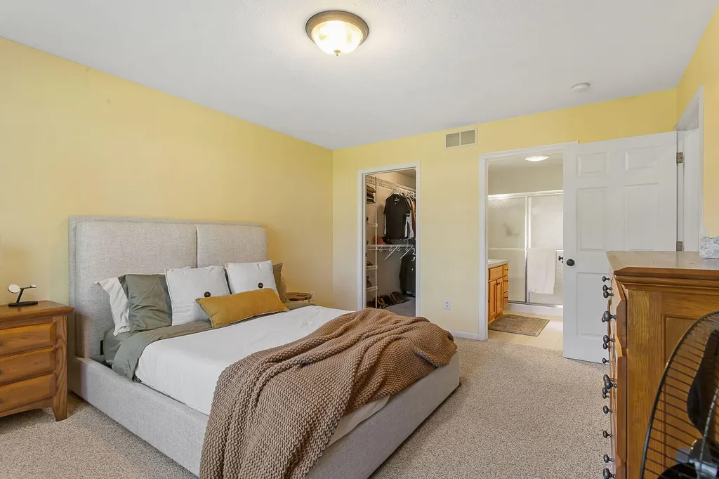 11818 Willow Wood North Holland Charter Township MI 49424