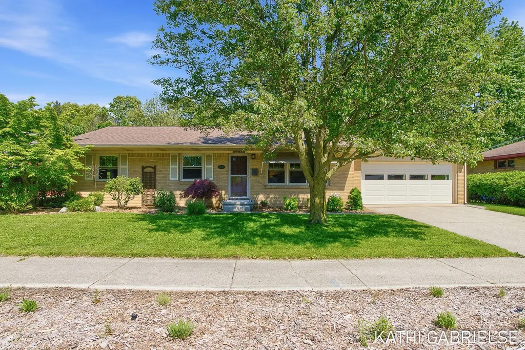 1830 Pine Court Grand Haven City MI 49417