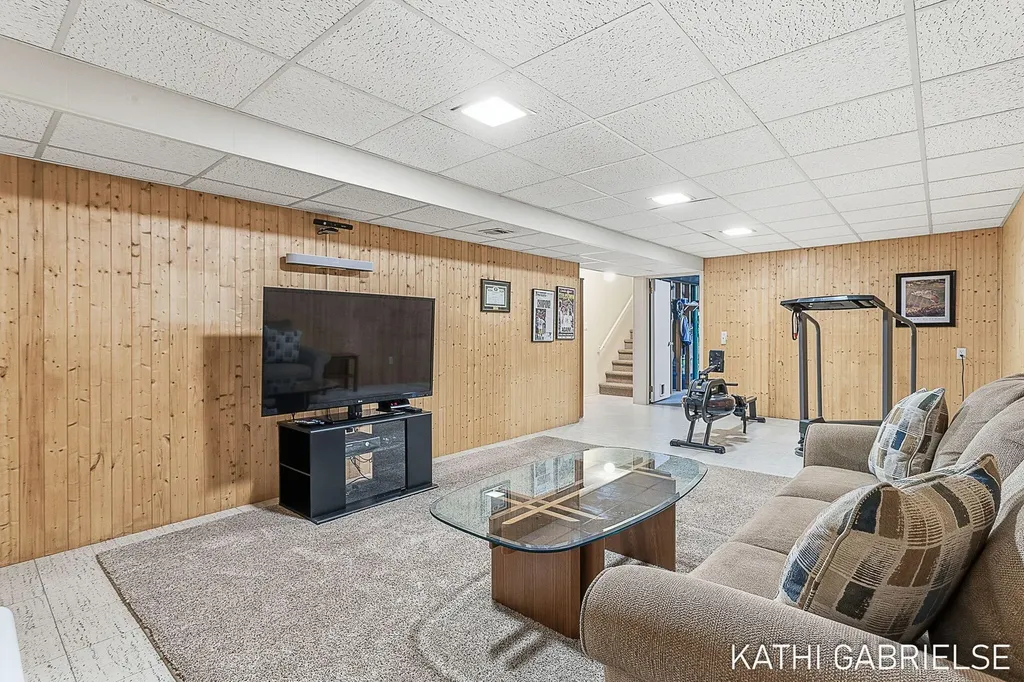 1830 Pine Court Grand Haven City MI 49417