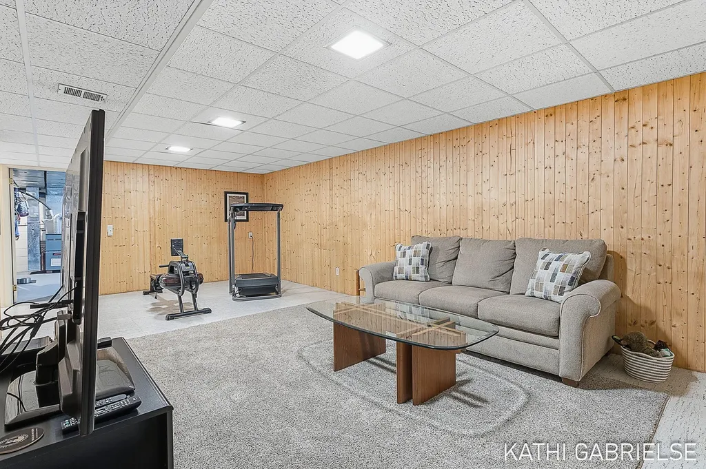 1830 Pine Court Grand Haven City MI 49417