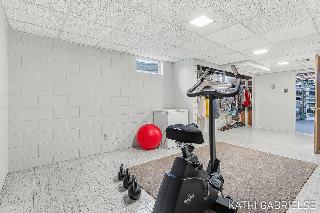 1830 Pine Court Grand Haven City MI 49417